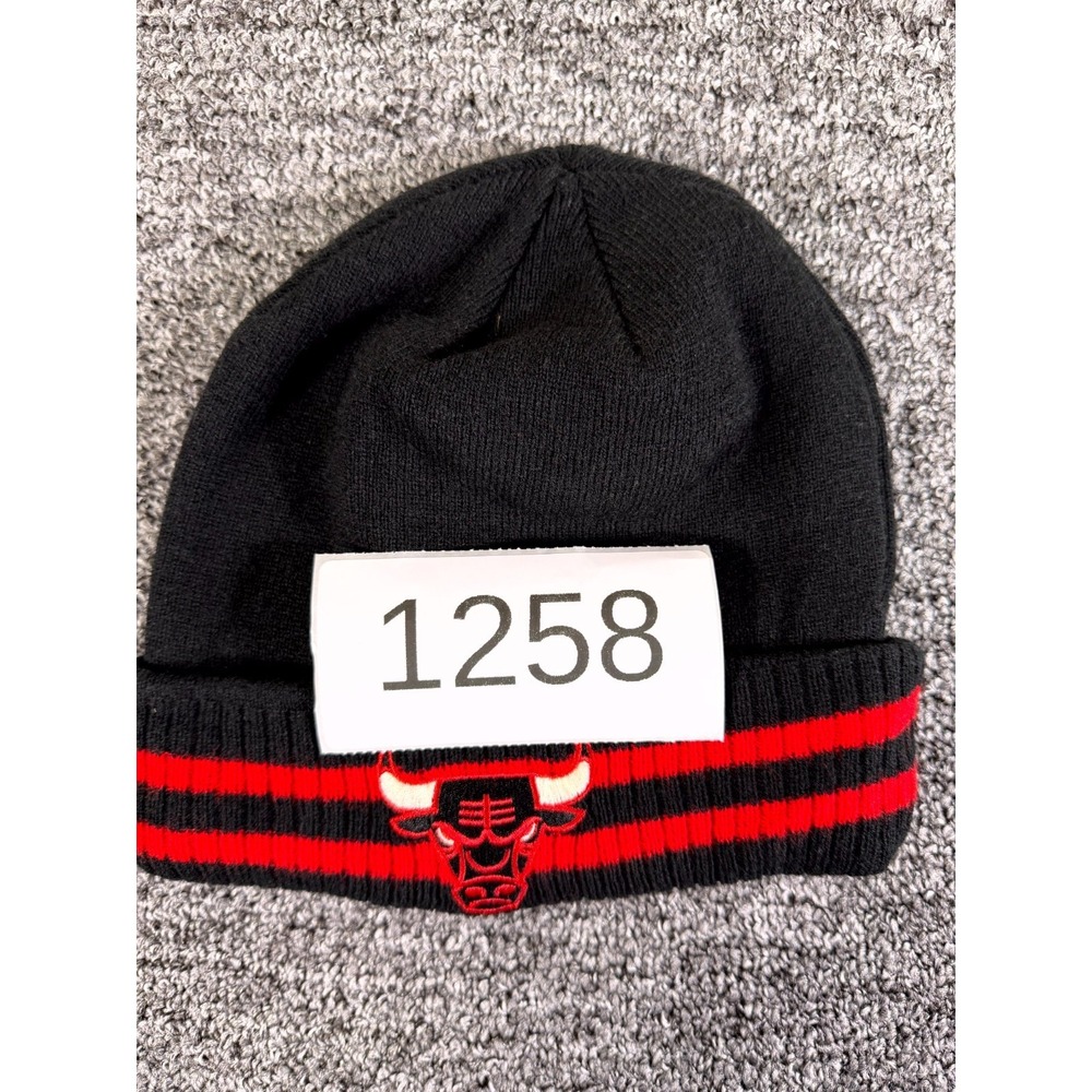 Mitchell & Ness NBA Chicago Bulls Basketball Beanie Hat Mens One Size Black